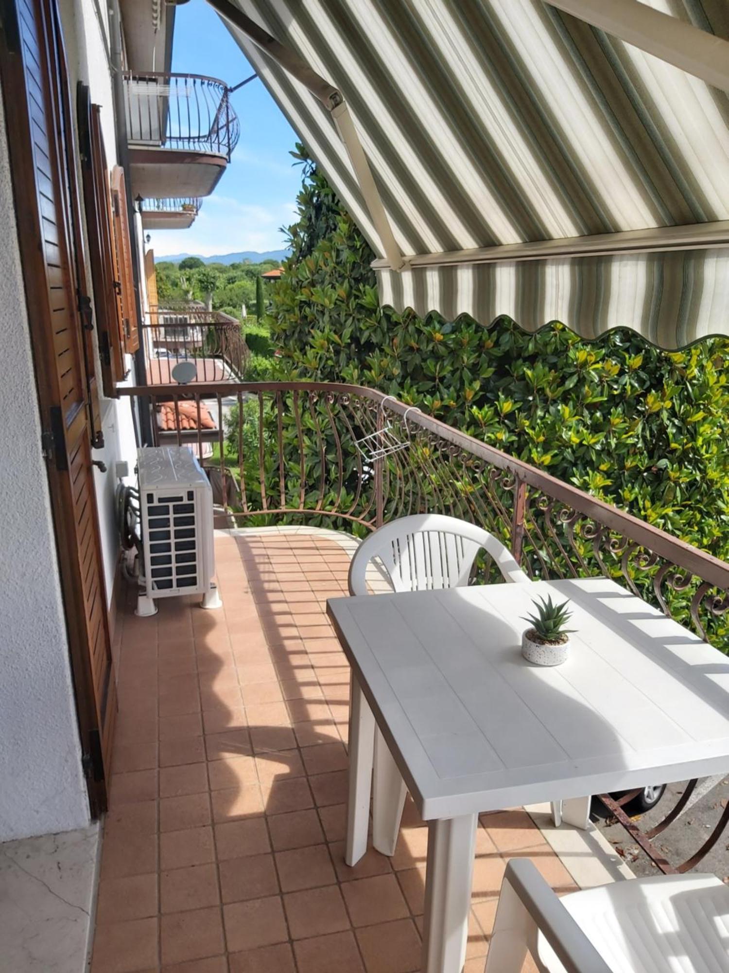 I Limoni Bilocale In Residence Con Piscina 佩斯基耶拉德加达 外观 照片