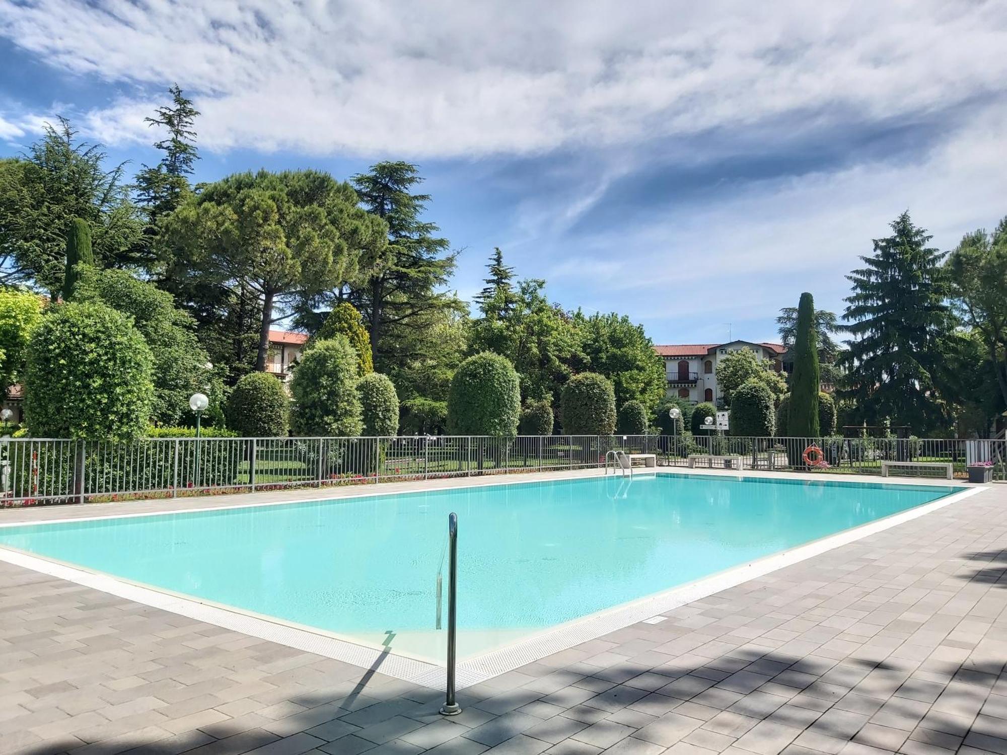 I Limoni Bilocale In Residence Con Piscina 佩斯基耶拉德加达 外观 照片